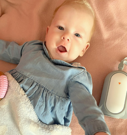 Pinguin der Mutige™ by Natulino Innovations. Rauschender Pinguin mit Standby-Funtion und Nachtlampeino Innovations. Szumiący pingwin z funkcją czuwania i nocną lampką